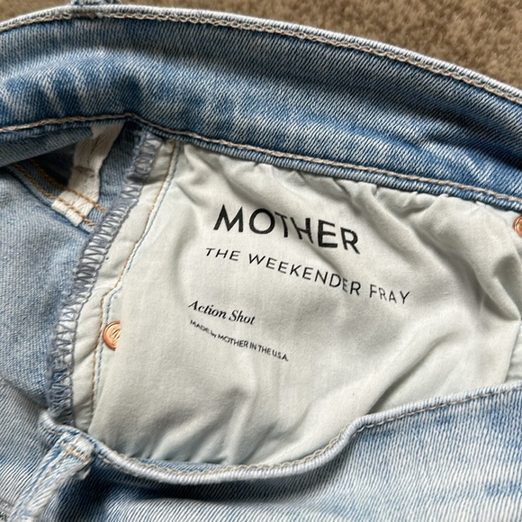 Weekender Fray - Action Shot - Picture 4 of 6